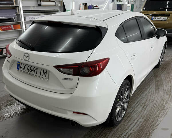 Белый Мазда 3, объемом двигателя 2.5 л и пробегом 120 тыс. км за 12900 $, фото 3 на Automoto.ua