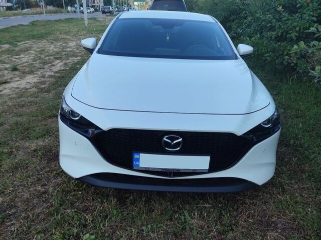 Белый Мазда 3, объемом двигателя 1.5 л и пробегом 71 тыс. км за 16800 $, фото 2 на Automoto.ua
