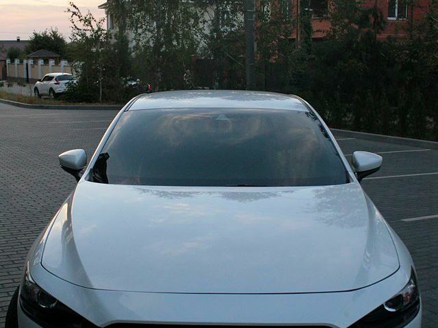 Білий Мазда 3, об'ємом двигуна 2.5 л та пробігом 14 тис. км за 16700 $, фото 7 на Automoto.ua