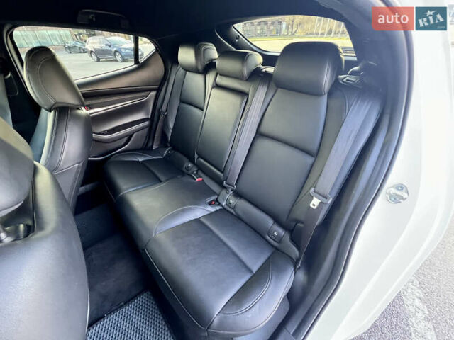 Белый Мазда 3, объемом двигателя 2.5 л и пробегом 81 тыс. км за 16200 $, фото 25 на Automoto.ua