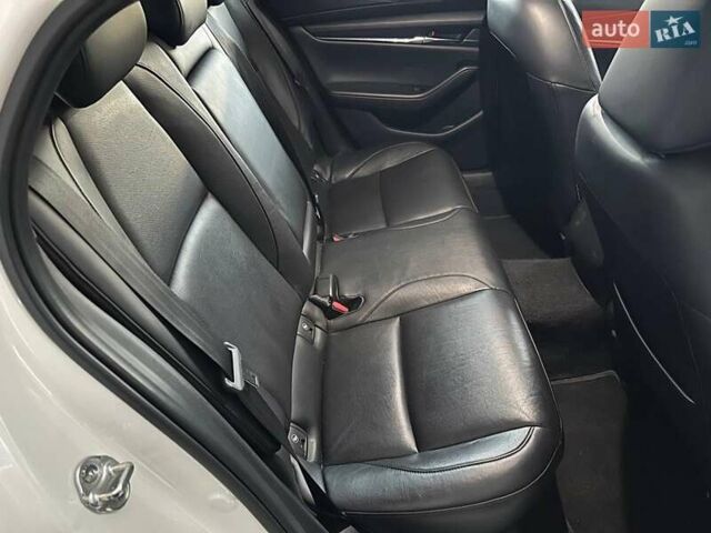 Белый Мазда 3, объемом двигателя 2.5 л и пробегом 57 тыс. км за 16440 $, фото 9 на Automoto.ua