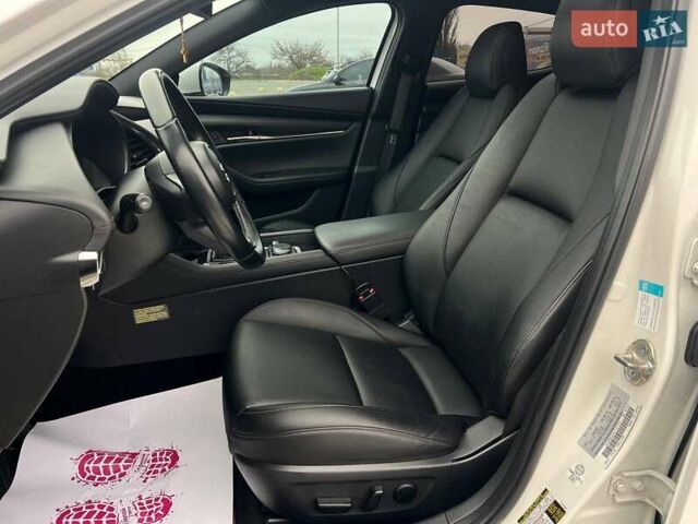 Білий Мазда 3, об'ємом двигуна 2.49 л та пробігом 85 тис. км за 15000 $, фото 17 на Automoto.ua