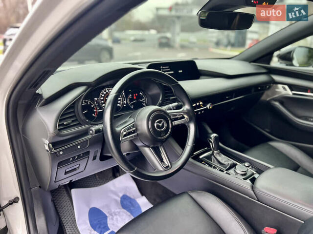 Білий Мазда 3, об'ємом двигуна 2.5 л та пробігом 81 тис. км за 16300 $, фото 12 на Automoto.ua