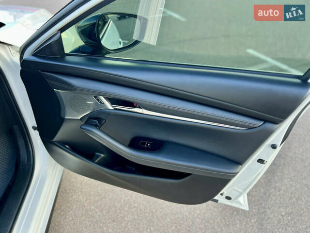 Белый Мазда 3, объемом двигателя 2.5 л и пробегом 81 тыс. км за 16200 $, фото 28 на Automoto.ua