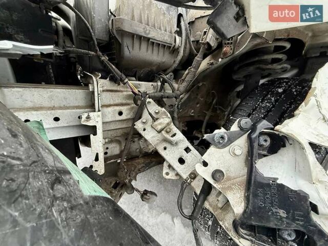 Білий Мазда 3, об'ємом двигуна 2.5 л та пробігом 93 тис. км за 10100 $, фото 23 на Automoto.ua