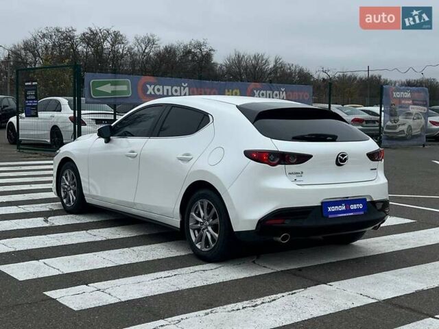 Білий Мазда 3, об'ємом двигуна 2.49 л та пробігом 85 тис. км за 15000 $, фото 6 на Automoto.ua