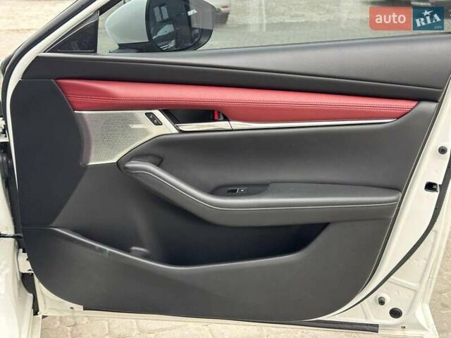 Білий Мазда 3, об'ємом двигуна 2.5 л та пробігом 89 тис. км за 17940 $, фото 41 на Automoto.ua