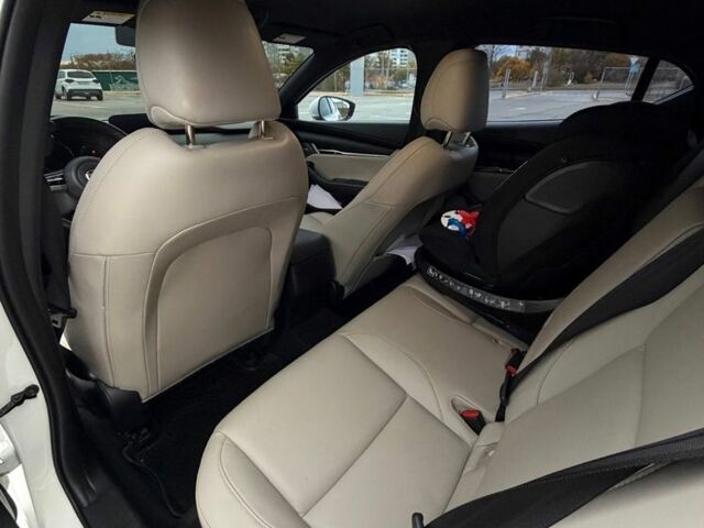 Білий Мазда 3, об'ємом двигуна 2.5 л та пробігом 143 тис. км за 16000 $, фото 7 на Automoto.ua