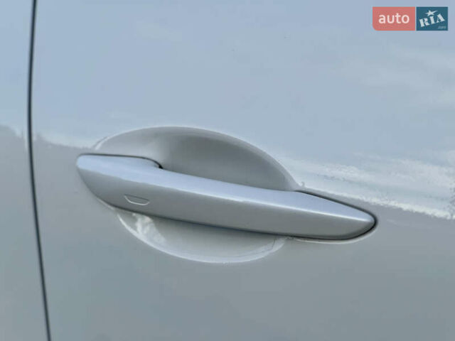 Белый Мазда 3, объемом двигателя 2.5 л и пробегом 81 тыс. км за 16200 $, фото 56 на Automoto.ua