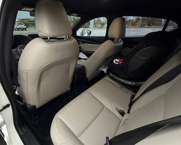Білий Мазда 3, об'ємом двигуна 2.5 л та пробігом 143 тис. км за 16000 $, фото 11 на Automoto.ua