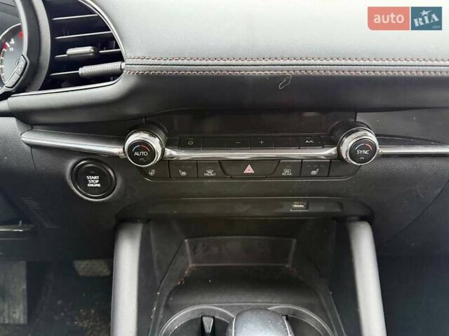 Білий Мазда 3, об'ємом двигуна 2.5 л та пробігом 93 тис. км за 10100 $, фото 32 на Automoto.ua