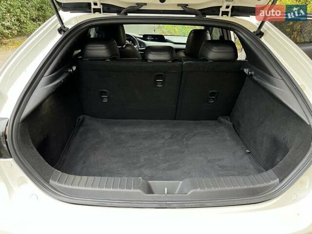 Мазда 3 2019 в Одессе на Automoto.ua Белый Мазда 3, объемом двигателя 2.49 л и пробегом 86 тыс. км за 14000 $, фото 1 на Automoto.ua