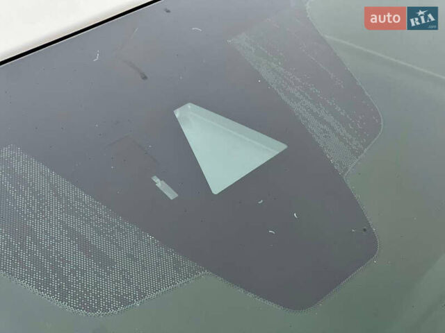 Белый Мазда 3, объемом двигателя 2.5 л и пробегом 81 тыс. км за 16200 $, фото 50 на Automoto.ua