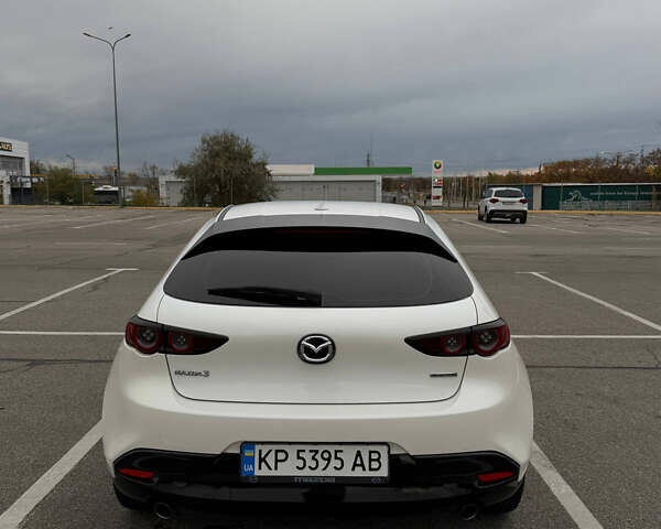 Білий Мазда 3, об'ємом двигуна 2.5 л та пробігом 143 тис. км за 16000 $, фото 4 на Automoto.ua