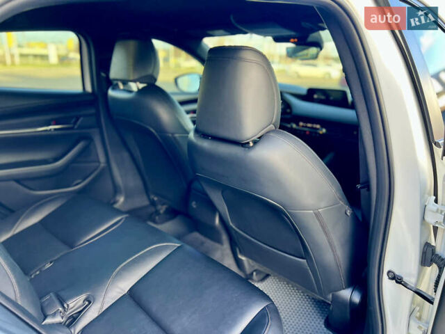 Белый Мазда 3, объемом двигателя 2.5 л и пробегом 81 тыс. км за 16200 $, фото 27 на Automoto.ua