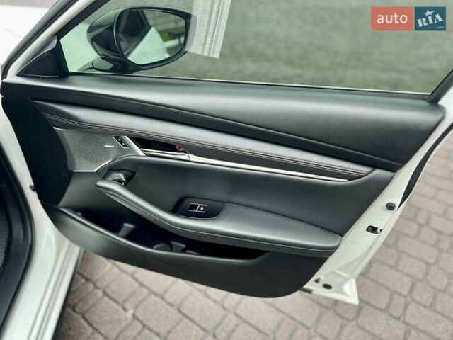 Білий Мазда 3, об'ємом двигуна 2.5 л та пробігом 81 тис. км за 16300 $, фото 37 на Automoto.ua