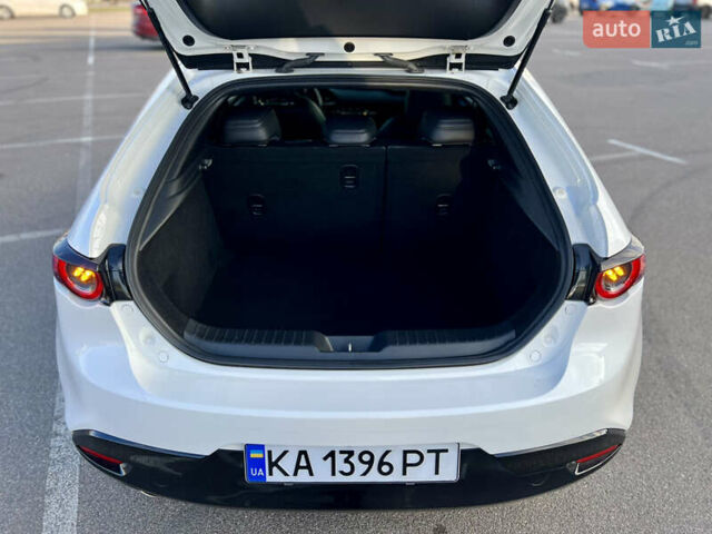 Белый Мазда 3, объемом двигателя 2.5 л и пробегом 81 тыс. км за 16200 $, фото 41 на Automoto.ua