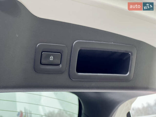 Білий Мазда 3, об'ємом двигуна 2.5 л та пробігом 81 тис. км за 16300 $, фото 51 на Automoto.ua