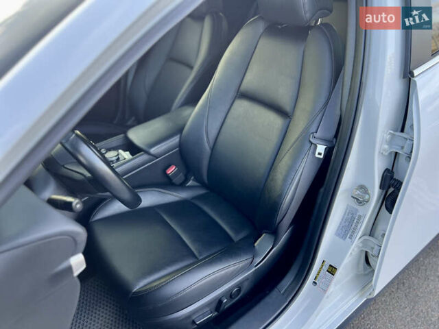 Белый Мазда 3, объемом двигателя 2.5 л и пробегом 81 тыс. км за 16200 $, фото 8 на Automoto.ua