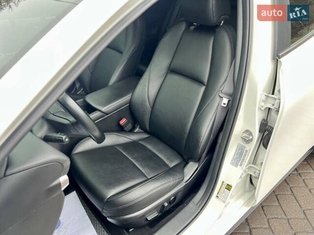 Білий Мазда 3, об'ємом двигуна 2.5 л та пробігом 81 тис. км за 16300 $, фото 8 на Automoto.ua