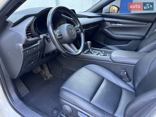 Белый Мазда 3, объемом двигателя 2.5 л и пробегом 82 тыс. км за 17800 $, фото 10 на Automoto.ua