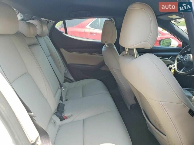Білий Мазда 3, об'ємом двигуна 2.5 л та пробігом 101 тис. км за 3000 $, фото 9 на Automoto.ua