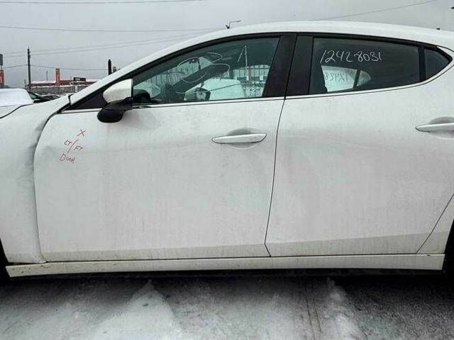 Белый Мазда 3, объемом двигателя 2.5 л и пробегом 93 тыс. км за 10100 $, фото 6 на Automoto.ua