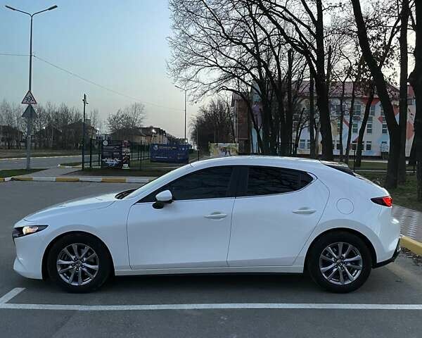 Білий Мазда 3, об'ємом двигуна 1.5 л та пробігом 50 тис. км за 20600 $, фото 5 на Automoto.ua