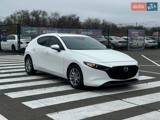 Білий Мазда 3, об'ємом двигуна 2.49 л та пробігом 85 тис. км за 15000 $, фото 2 на Automoto.ua