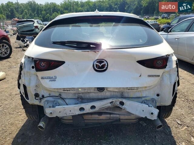 Білий Мазда 3, об'ємом двигуна 2.5 л та пробігом 101 тис. км за 3000 $, фото 5 на Automoto.ua