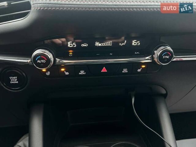 Білий Мазда 3, об'ємом двигуна 2.49 л та пробігом 85 тис. км за 15000 $, фото 15 на Automoto.ua