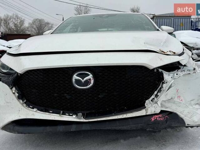 Білий Мазда 3, об'ємом двигуна 2.5 л та пробігом 93 тис. км за 10100 $, фото 2 на Automoto.ua