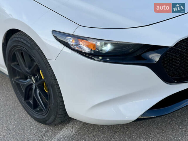 Белый Мазда 3, объемом двигателя 2.5 л и пробегом 81 тыс. км за 16200 $, фото 53 на Automoto.ua
