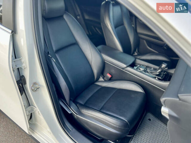 Белый Мазда 3, объемом двигателя 2.5 л и пробегом 81 тыс. км за 16200 $, фото 10 на Automoto.ua