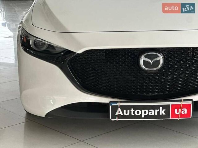 Белый Мазда 3, объемом двигателя 2.5 л и пробегом 57 тыс. км за 16440 $, фото 3 на Automoto.ua