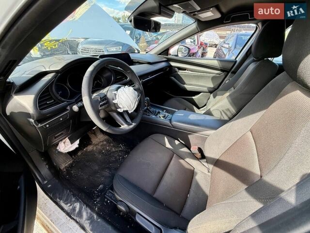 Білий Мазда 3, об'ємом двигуна 2 л та пробігом 98 тис. км за 8300 $, фото 45 на Automoto.ua