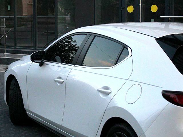 Білий Мазда 3, об'ємом двигуна 2.5 л та пробігом 14 тис. км за 16700 $, фото 1 на Automoto.ua