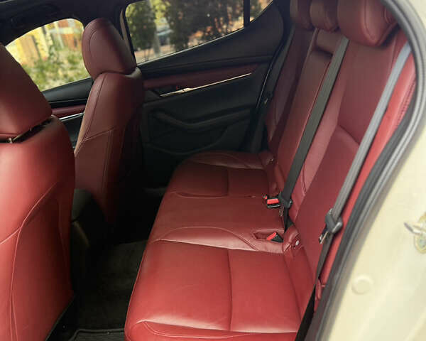 Білий Мазда 3, об'ємом двигуна 2.5 л та пробігом 116 тис. км за 17999 $, фото 19 на Automoto.ua