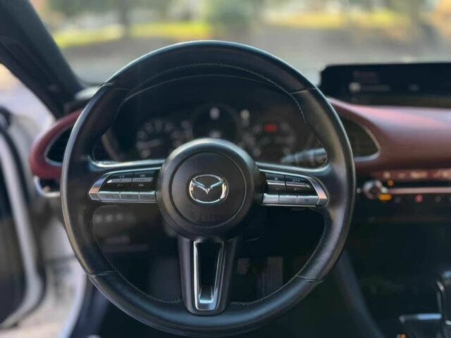 Белый Мазда 3, объемом двигателя 0 л и пробегом 46 тыс. км за 7600 $, фото 12 на Automoto.ua