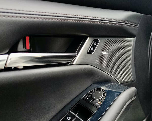 Белый Мазда 3, объемом двигателя 2.5 л и пробегом 80 тыс. км за 17999 $, фото 21 на Automoto.ua