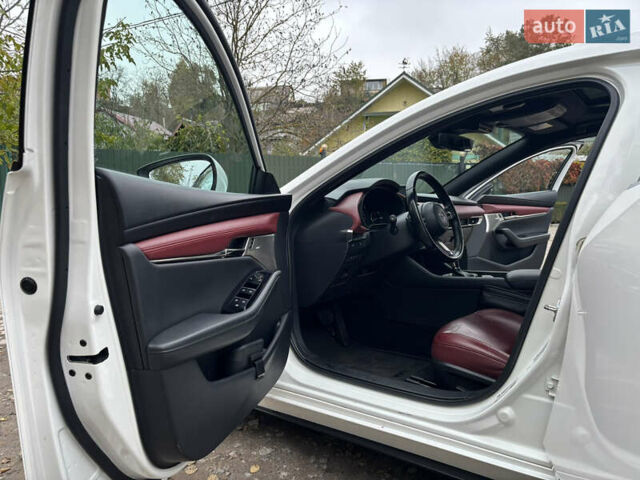 Білий Мазда 3, об'ємом двигуна 2.5 л та пробігом 97 тис. км за 18500 $, фото 12 на Automoto.ua