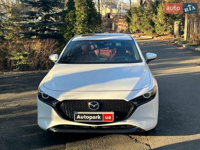 Белый Мазда 3, объемом двигателя 2.5 л и пробегом 39 тыс. км за 18990 $, фото 1 на Automoto.ua