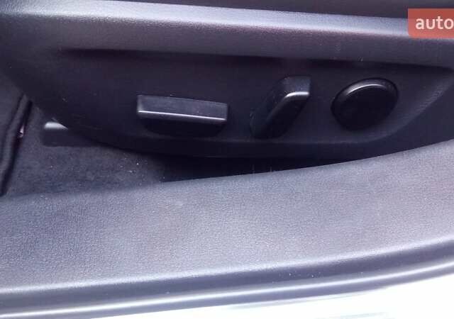 Білий Мазда 3, об'ємом двигуна 2.5 л та пробігом 40 тис. км за 19000 $, фото 21 на Automoto.ua