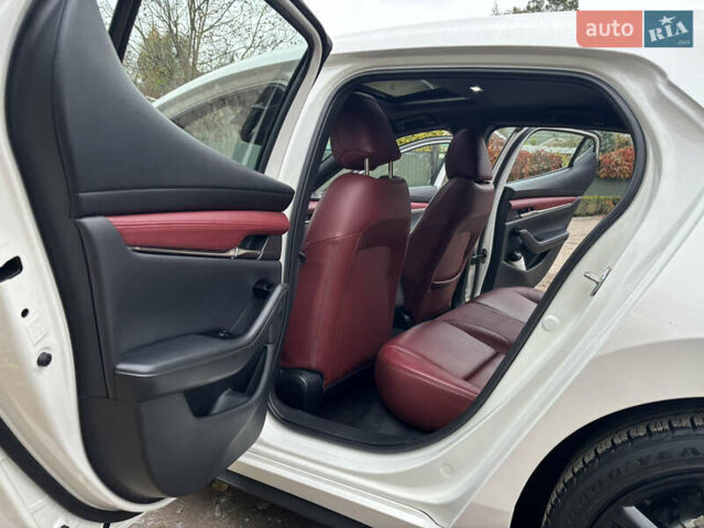 Білий Мазда 3, об'ємом двигуна 2.5 л та пробігом 97 тис. км за 18500 $, фото 13 на Automoto.ua