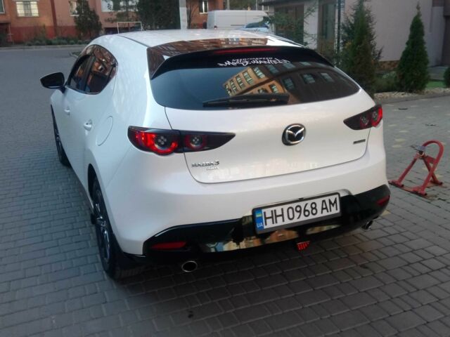 Білий Мазда 3, об'ємом двигуна 2.5 л та пробігом 40 тис. км за 19000 $, фото 2 на Automoto.ua