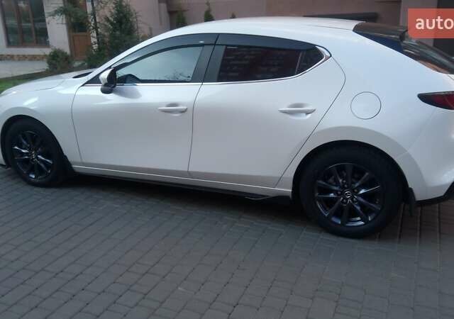 Білий Мазда 3, об'ємом двигуна 2.5 л та пробігом 40 тис. км за 19000 $, фото 4 на Automoto.ua