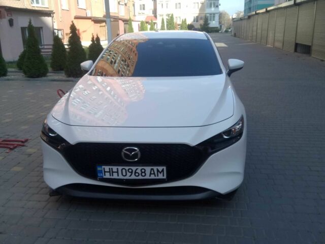 Білий Мазда 3, об'ємом двигуна 2.5 л та пробігом 40 тис. км за 19000 $, фото 4 на Automoto.ua