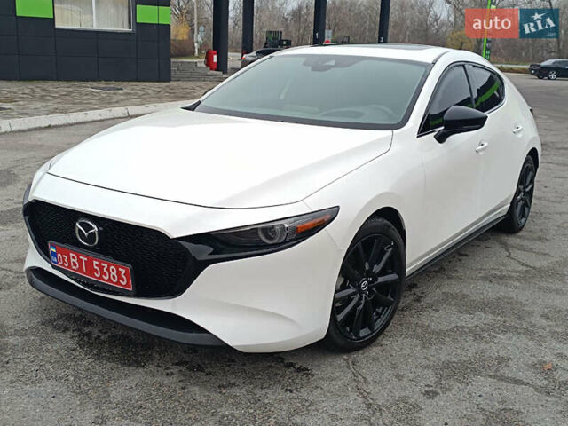 Белый Мазда 3, объемом двигателя 2.5 л и пробегом 80 тыс. км за 17999 $, фото 1 на Automoto.ua