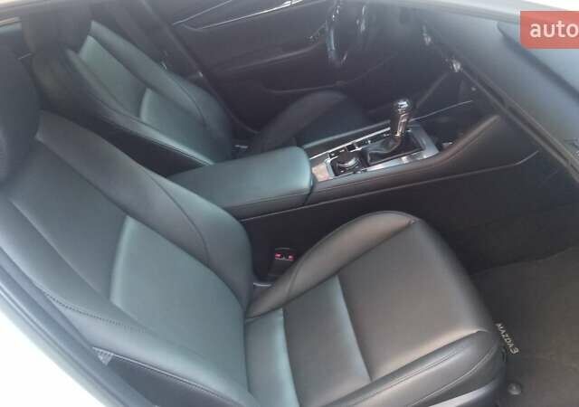 Білий Мазда 3, об'ємом двигуна 2.5 л та пробігом 40 тис. км за 19000 $, фото 13 на Automoto.ua