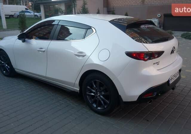 Білий Мазда 3, об'ємом двигуна 2.5 л та пробігом 40 тис. км за 19000 $, фото 5 на Automoto.ua